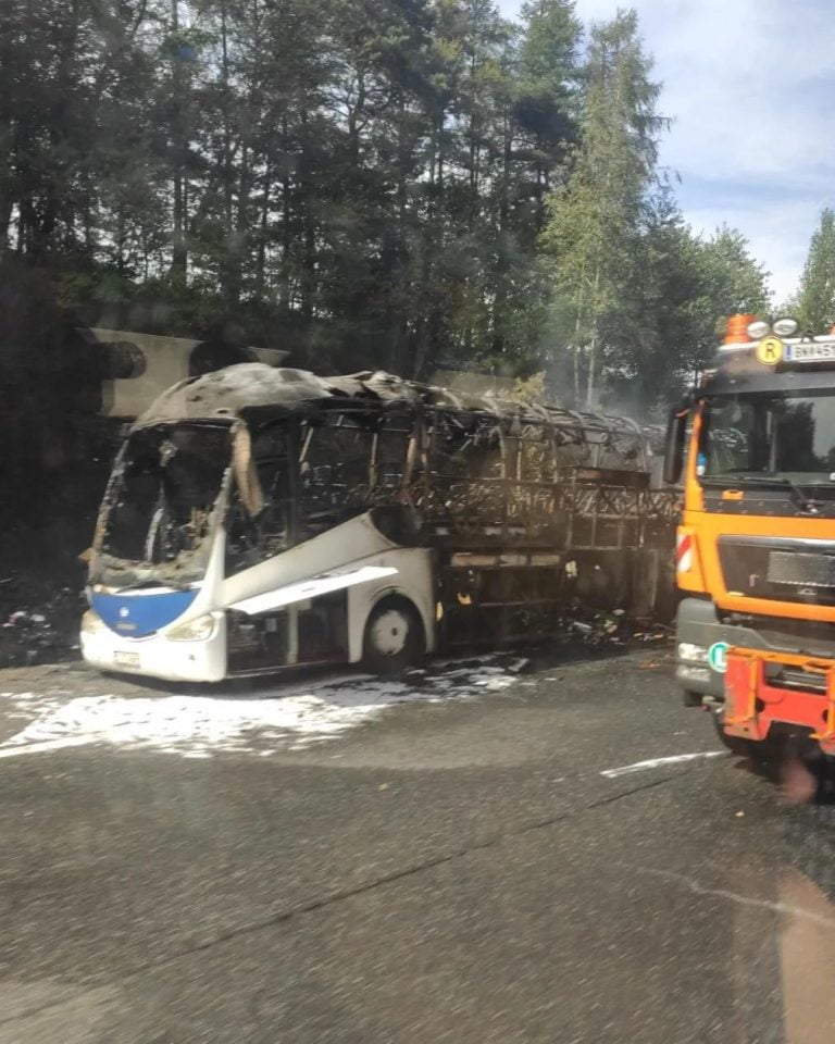 VIDEO/ Un autocar care transporta moldoveni din Spania a luat foc în Austria. Precizările MAEIE