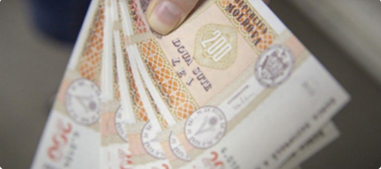 Salariul mediu lunar în sectorul bugetar a trecut pragul de 10 mii de lei