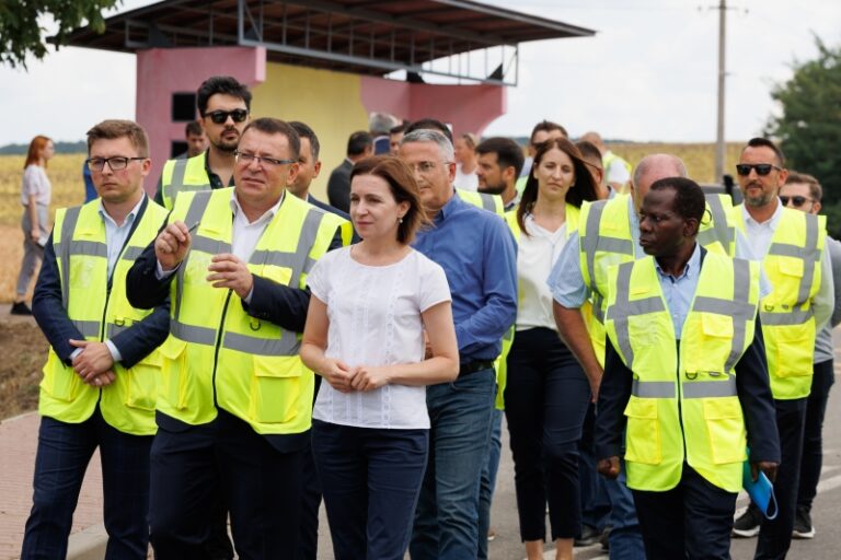 Maia Sandu: „Banii europeni care vin în Moldova înseamnă drumuri, grădinițe și școli modernizate,  apă în casele oamenilor”