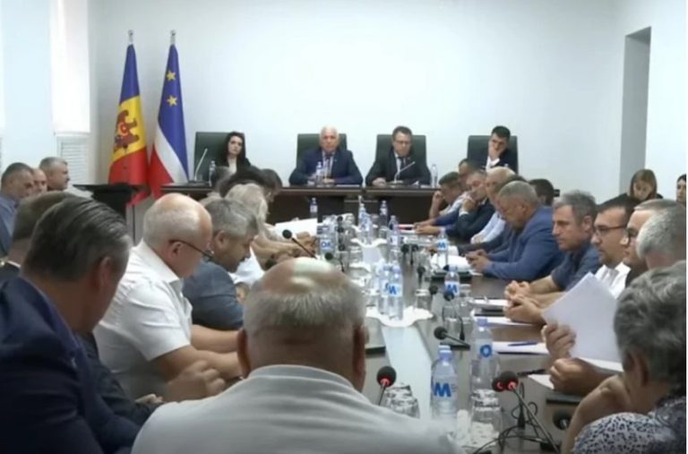 Deputații locali din Găgăuzia au amânat din nou alegerea unui nou comitet executiv în regiune