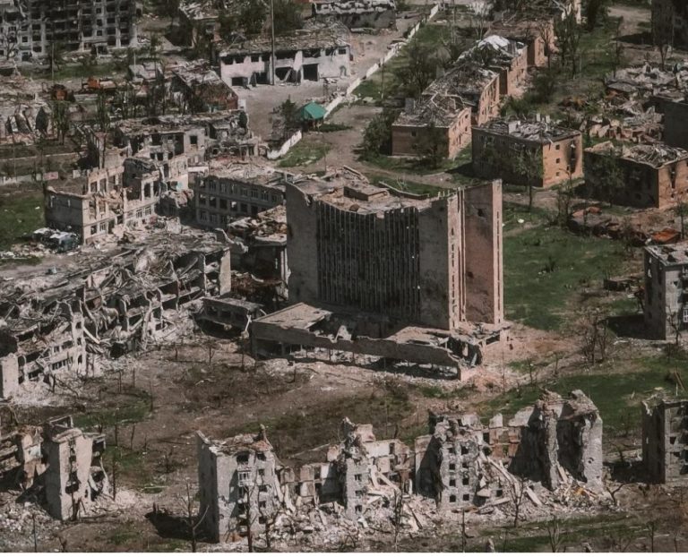Război în Ucraina, ziua 558: Forțele ucrainene îi presează pe ruși în Bahmut, aceștia fiind nevoiți să atragă resurse militare din alte regiuni