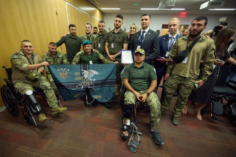 VIDEO/Președintele Ucrainei participă la Adunarea Generală a ONU. A vizitat militarii ucraineni răniți pe front și tratați la un spital din New York