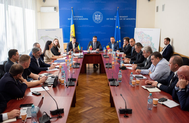 Autoritățile din Moldova, România și Ucraina vor elabora o strategie comună privind creșterea capacităților feroviare și navale 