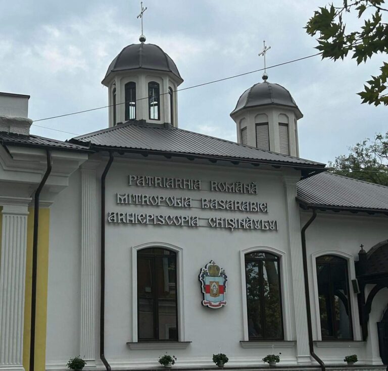 „Nu vor să facă parte dintr-o biserică care susține războiul”. Maia Sandu, despre migrarea preoților la Mitropolia Basarabiei