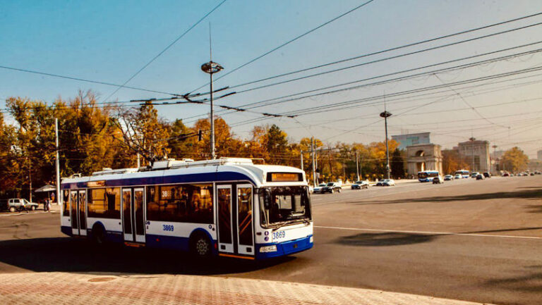 Cum va circula transportul public de Ziua Națională a Vinului