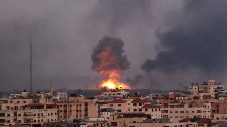 Până seară, Fâșia Gaza va intra într-o blocadă totală. Enclava va rămâne fără energie electrică