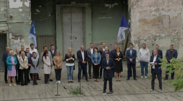 Formațiunea ”Partidul Nostru” și-a prezentat candidații pentru CMC în clădirea distrusă a Filarmonicii Naționale
