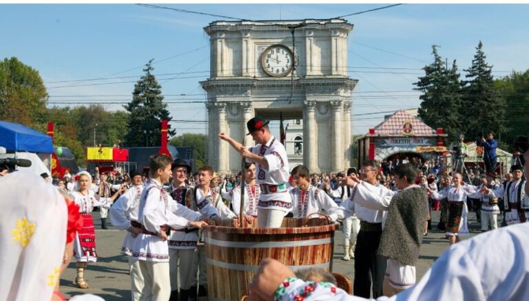 Sărbătoare mare în PMAN. Moldovenii, așteptați la cea de-a 23-a ediție a Zilei Naționale a Vinului