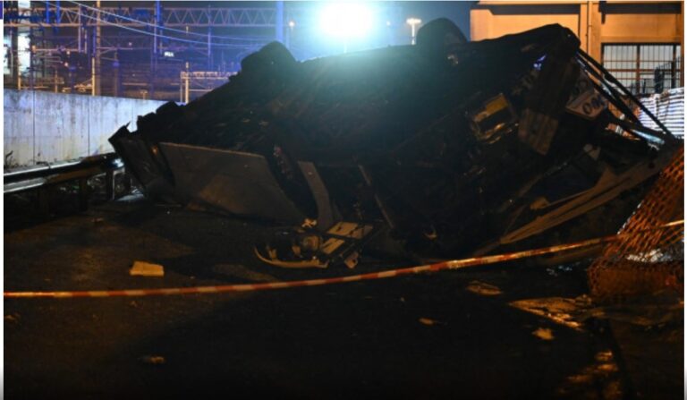 Tragedie în Veneția. Cel puțin 21 de persoane au murit, după ce un autocar s-a prăbușit de pe un pod