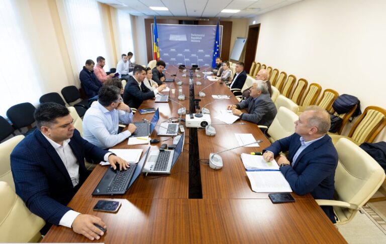 Primul cod al urbanismului și construcții, supus consultărilor publice la Parlament