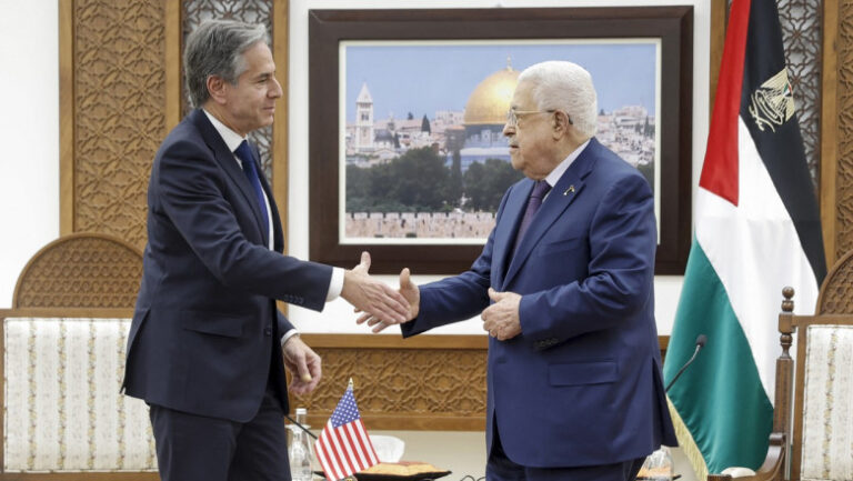 Război Israel-Hamas, ziua 30. Abbas către Blinken: Nu am cuvinte pentru a descrie genocidul şi distrugerile suferite de poporul palestinian din Gaza