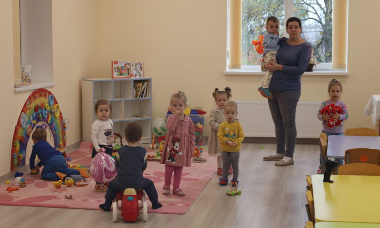 Debirocratizare în sistemul educațional: MEC a exclus mai multe rapoarte și documente de evidență în grădinițe