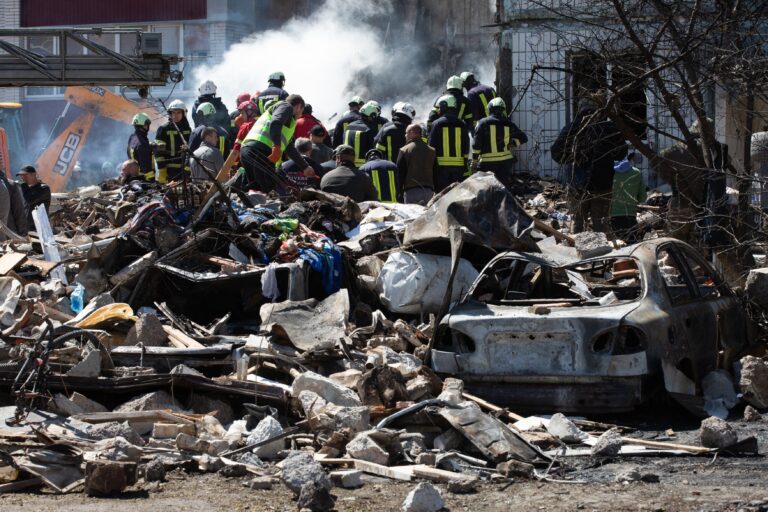 Război în Israel, ziua 28: Un bombardament israelian la intrarea unui spital în Gaza s-a soldat cu „zeci de morţi şi răniţi”
