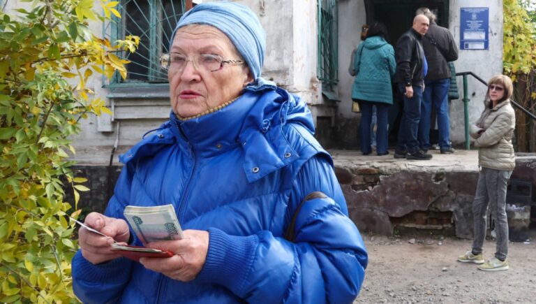 Fiecare al treilea rus este îngrijorat că războiul din Ucraina îi afectează bunăstarea