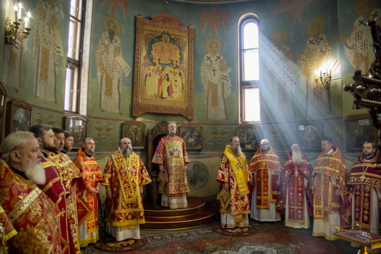 Mitropolia Moldovei nu va iniția nicio discuție de aderare la Patriarhia Română