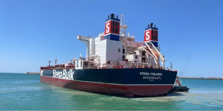 The Washington Post: Pentagonul se aprovizionează cu petrol rusesc interzis