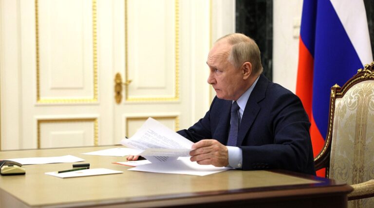 Putin a promulgat legea privind revocarea ratificării Tratatului de interzicere a testelor nucleare