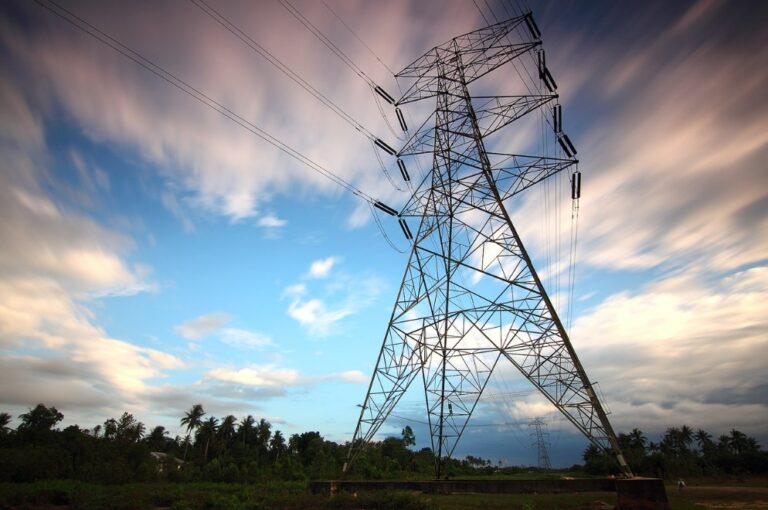 O sumă uriașă, de 584 mld. de euro, pregătește UE pentru modernizarea rețelelor electrice din Europa