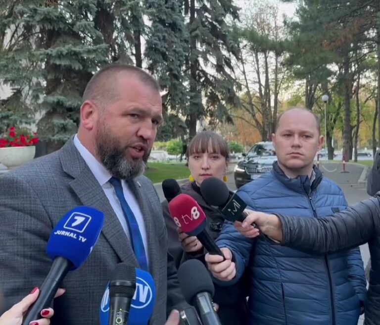 Fermierii, nemulțumiți de noua întâlnire avută cu premierul Recean și conducerea Ministerului Agriculturii