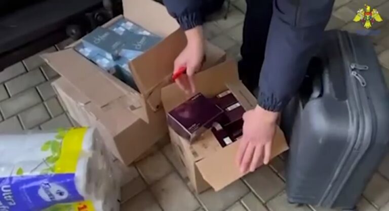 Două cazuri de contrabandă, unul cu parfumuri și altul cu implanturi dentare, depistate la vamă