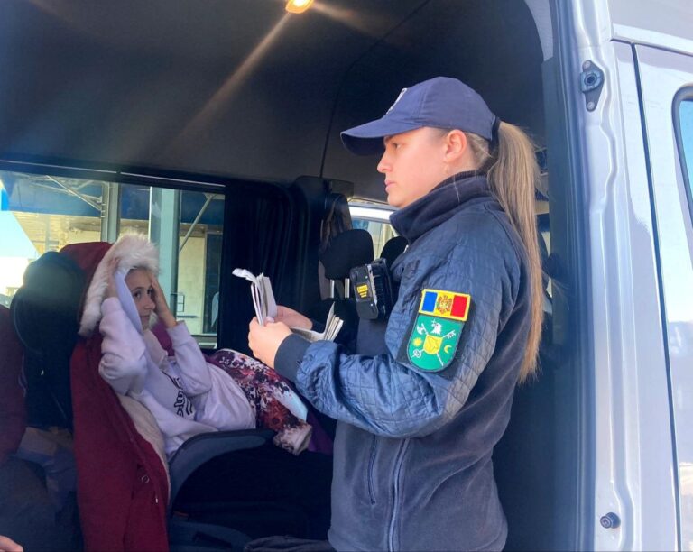 FOTO/ Cei 36 de cetățeni moldoveni, evacuați din Fâșia Gaza, au ajuns în R. Moldova