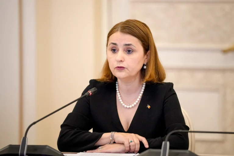 Ministra de Externe a României: Susținem ferm adoptarea în decembrie a deciziei de deschidere a negocierilor de aderare cu R. Moldova