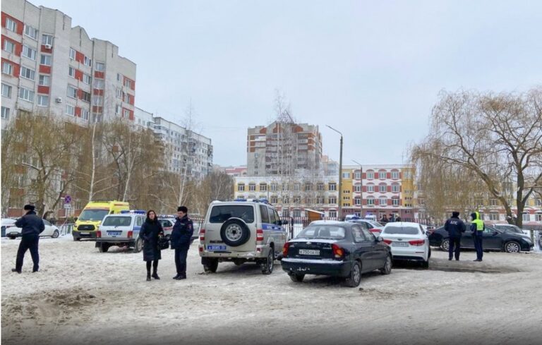 Atac armat într-o școală din Breansk, Rusia. O elevă de 14 ani și-a împușcat doi colegi, după care s-a sinucis