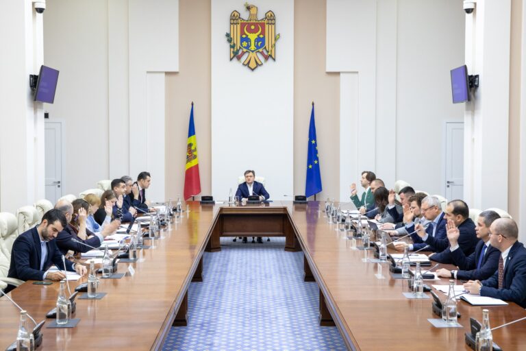 Nici un aviz fără Ministerul Culturii. Primăriile și raioanele nu vor putea ridica sau moderniza monumente fără avizul Guvernului