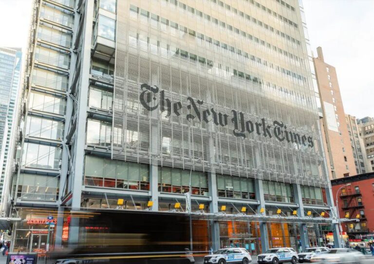 The New York Times a dat în judecată OpenAI și Microsoft. Publicația vrea să interzică utilizarea textelor pentru tehnologia ChatGPT