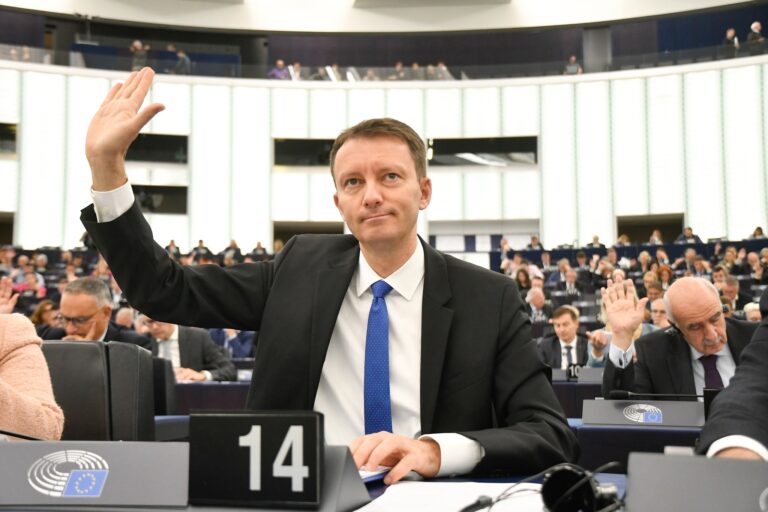 Rezoluție: 468 de europarlamentari cer Consiliului European să aprobe începerea negocierilor de aderare a R. Moldova și Ucrainei la UE