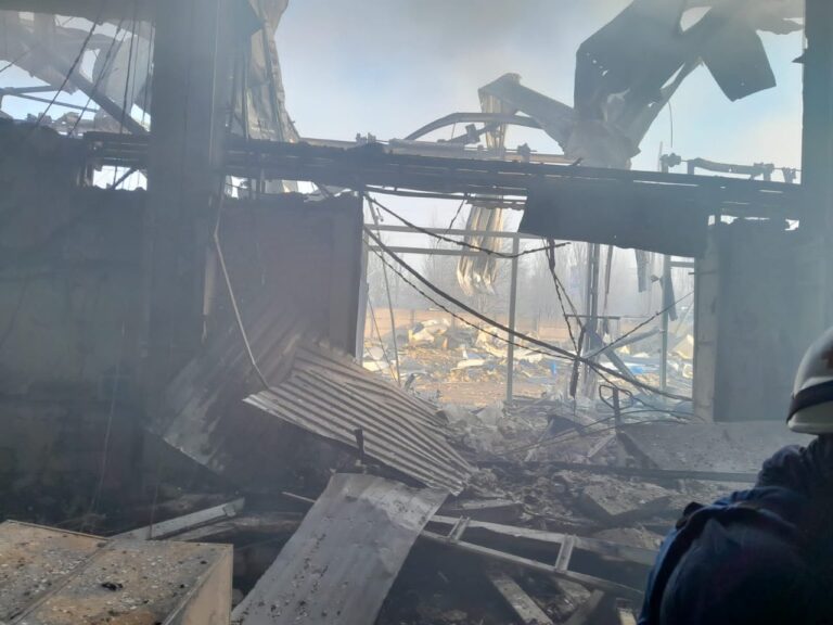 Război în Ucraina, ziua 665: Un depozit al Crucii Roșii din orașul Herson, distrus în urma unui bombardament rusesc