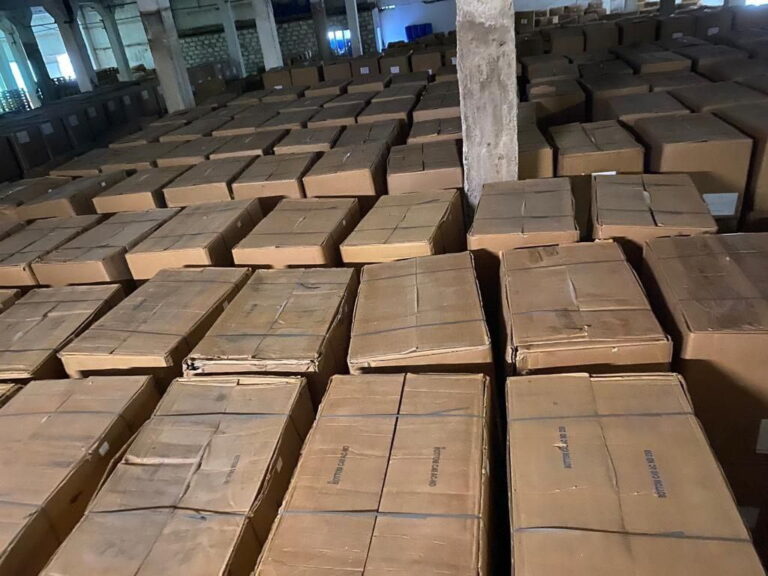 Dosarul contrabandei cu țigări de 3,8 milioane de lei de la Vulcănești: Șeful de direcție al INSP rămâne în arest la domiciliu