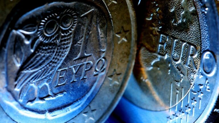 Cehia, tot mai aproape să introducă moneda euro