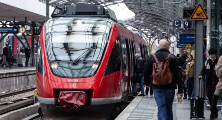 Un nou blocaj pentru trenurile din Germania. Mecanicii de locomotivă anunță o grevă amplă