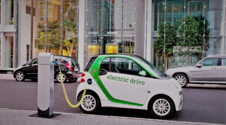 Cota mașinilor electrice în UE a ajuns la 1,2%, cea mai semnificativă creștere fiind în 2021-2022