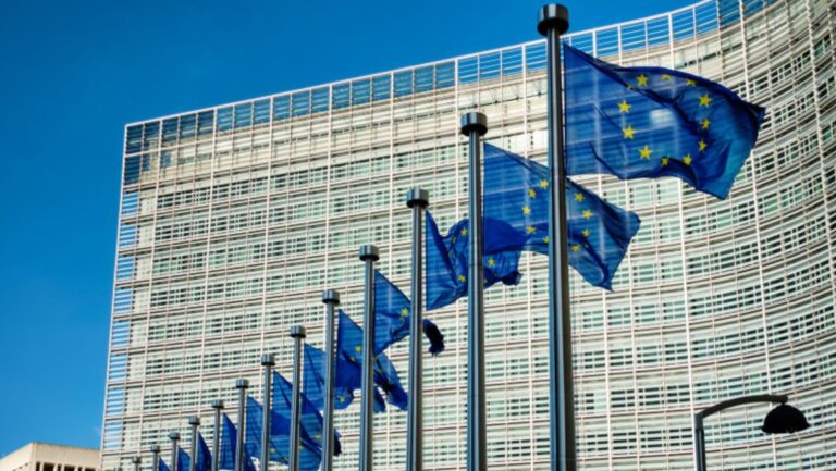 UE investește aproape 600 de milioane de euro în infrastructura energetică
