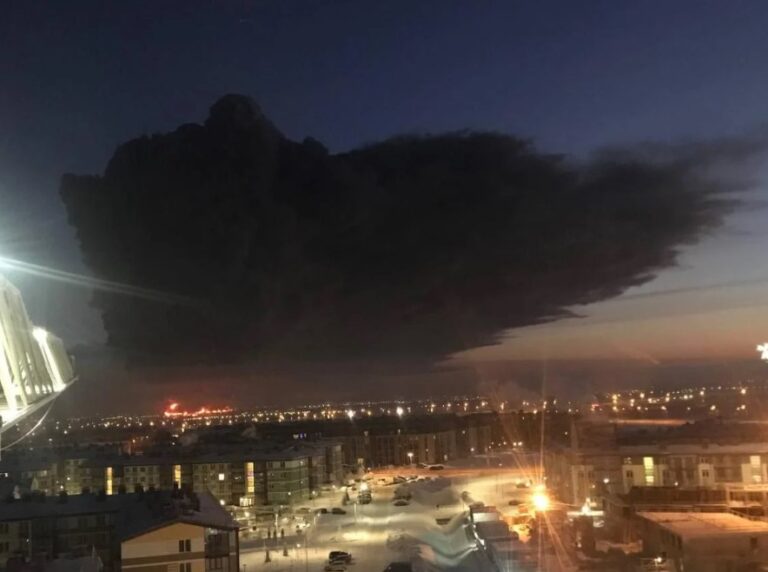 Incendiu devastator în Sankt Petersburg, la depozitul unuia dintre cei mai mari comercianți