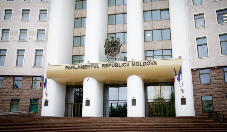 La Parlament vor avea loc audieri privind omorul din sectorul Râșcani al Capitalei