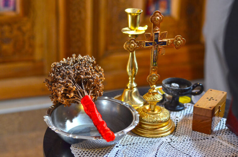 Peste 70 de tone de apă potabilă vor fi livrate de Bobotează la bisericile din Chișinău