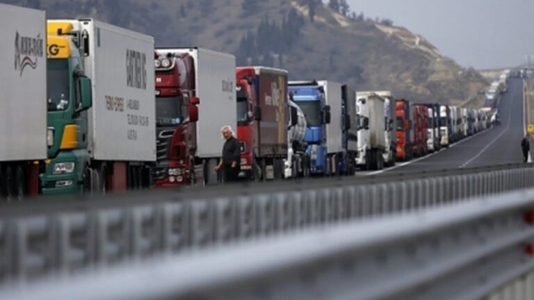 O nouă cotă de reducere a poluării produsă de camioane ar aduce economii de 15 mld. de euro în sănătate