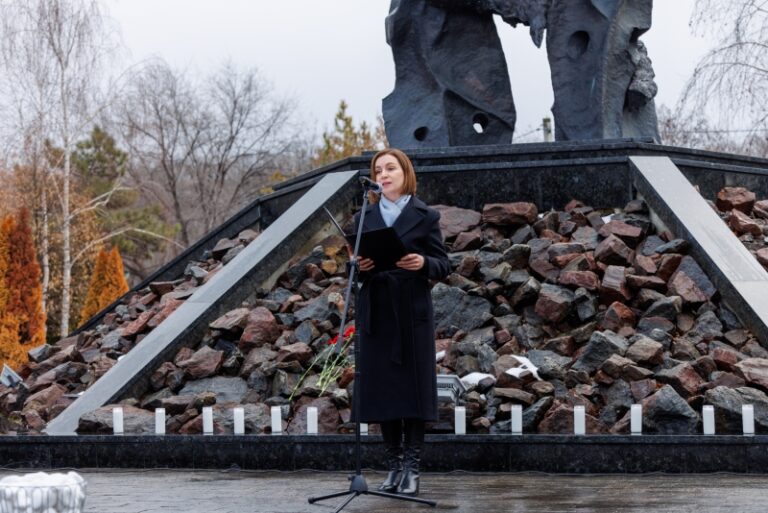 Victimele Holocaustului, comemorate la Chișinău. Maia Sandu: Este nevoie de un efort colectiv pentru ca ura și prejudecățile să nu mai prindă rădăcini