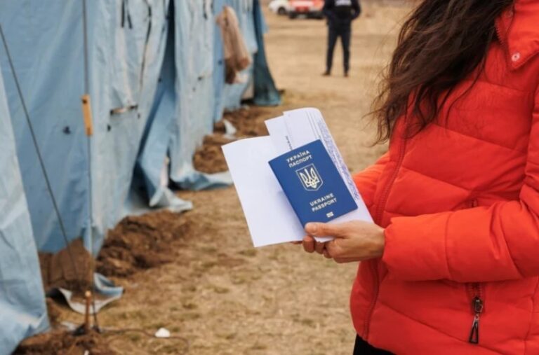 Aproximativ 1300 de refugiați ucraineni, angajați oficial în R. Moldova