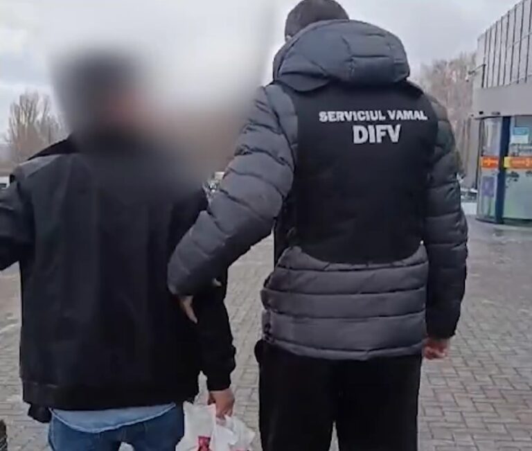 Un turc, organizatorul unei contrabande cu aur și argint de acum cinci ani, prins pe Aeroportul Chișinău