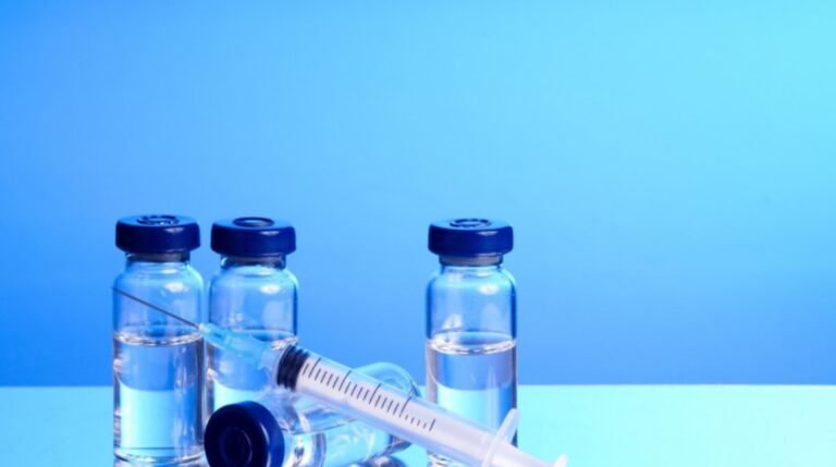Un vaccin „revoluționar” pentru cancerul gastro-intestinal, testat în Marea Britanie și Australia
