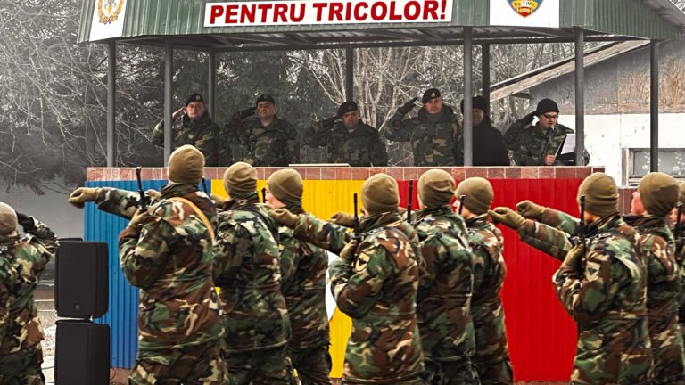 FOTO/ Au jurat credință Patriei! Circa 160 de militari au depus jurământul militar
