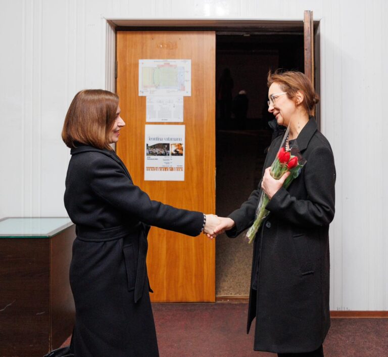 FOTO/ Șefa statului a mers la cinema: „Filmul Leontinei Vatamanu ne-a teleportat în timp”