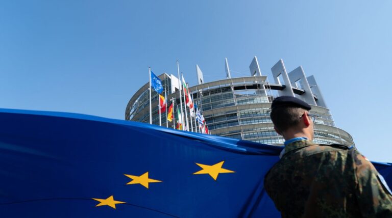 UE pregătește sancțiuni pentru încă 200 de persoane și companii din Rusia