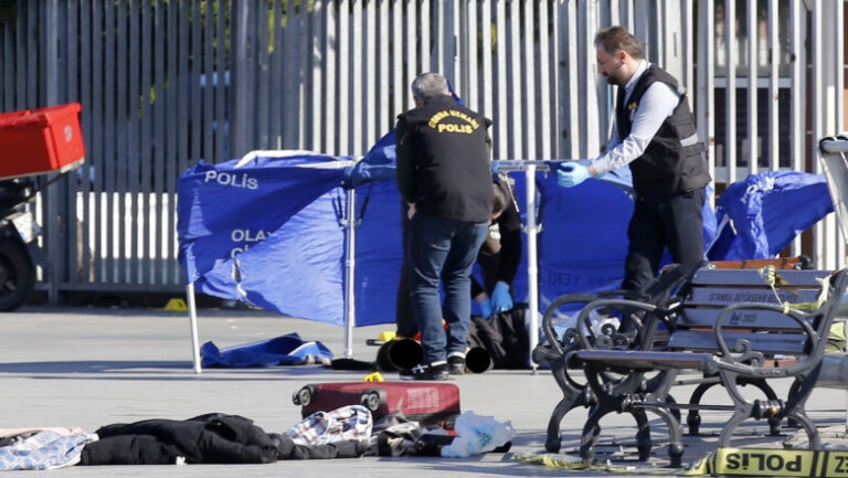 Atac armat la principalul tribunal din Istanbul: 6 oameni, printre care 3 polițiști, răniți