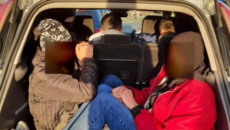 Un tânăr moldovean, reținut în Germania pentru transportarea unor migranți sirieni