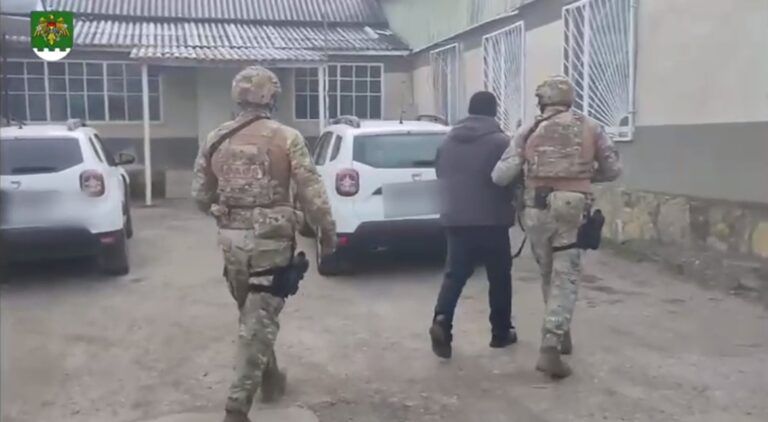 Percheziții într-un dosar de migrație ilegală. Suspectul reținut primea câte 6000 de dolari de la cetățeni ucraineni